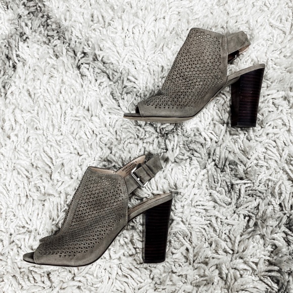 Tahari Chunky Boho Margaret 3 Leather Heels Size 6M - Picture 8 of 9